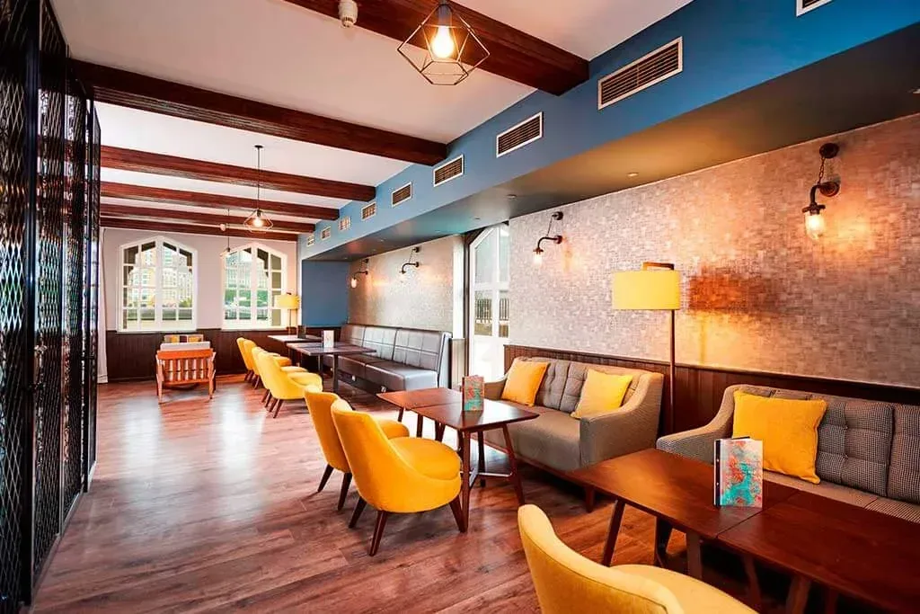 Hilton Hotel Rotherhithe by Chic Cocoon &mdash; view 1